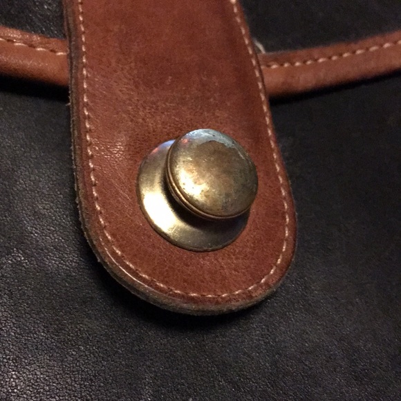 COACH messenger black/tan trim, fold snap closure - Picture 7 of 8